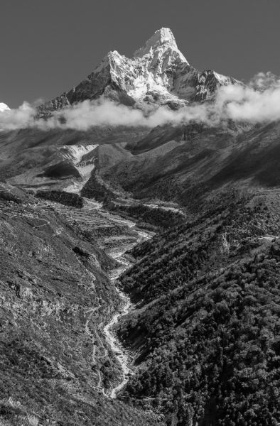 m6011  poul chr jensen   ama dablam